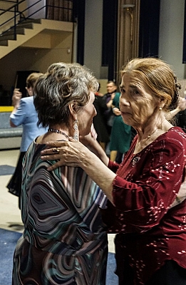 Танцевальный вечер для людей старшего поколения 